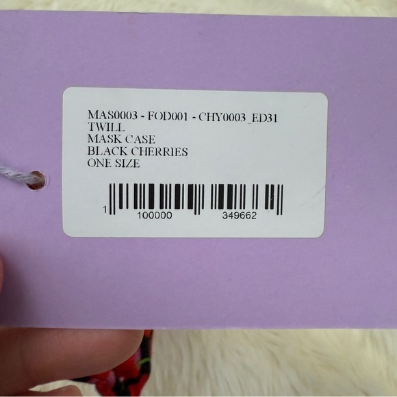 La DoubleJ
cherry-print eye mask and case NWT - Picture 3 of 7